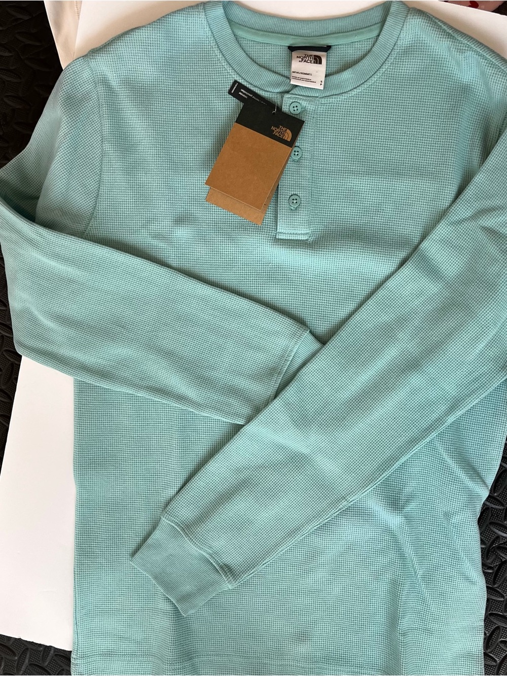 The North Face Men’s Mint Green Waffle-Knit Crewneck Henley